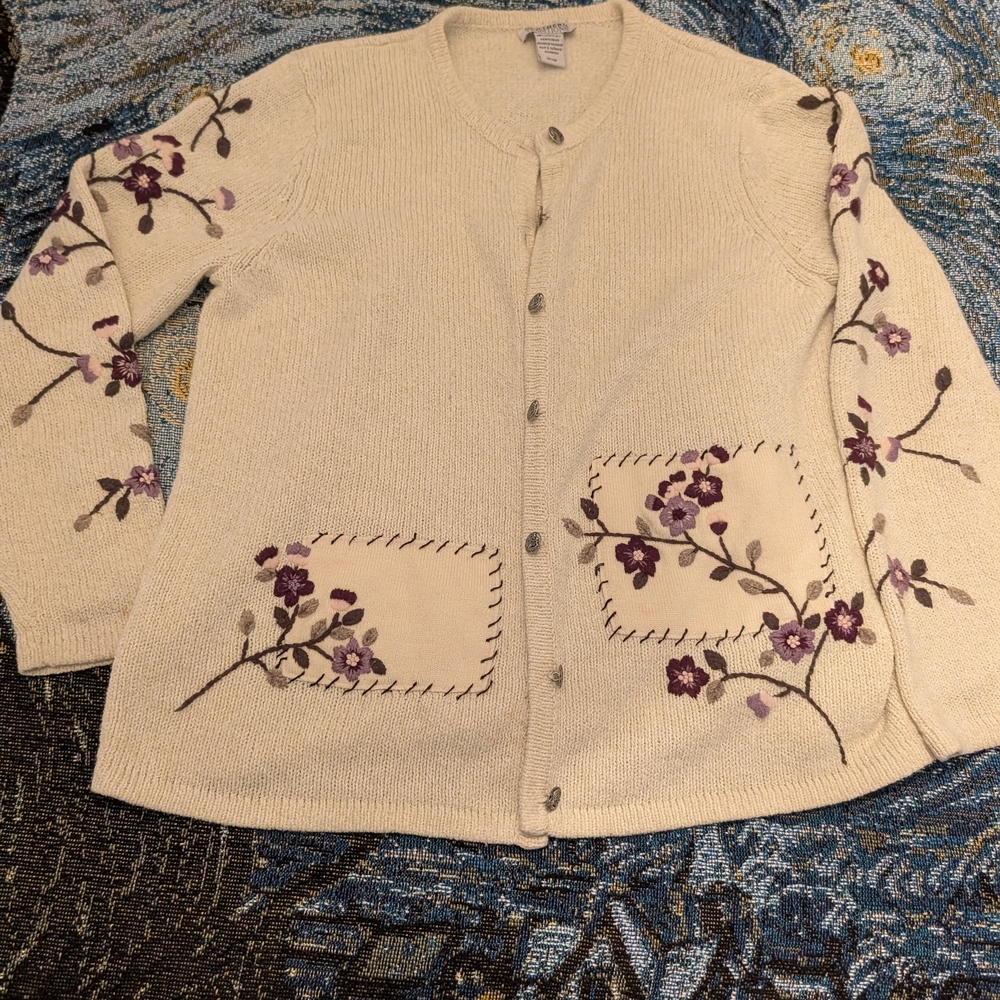 Vintage Floral Embroidered Cream Cardigan